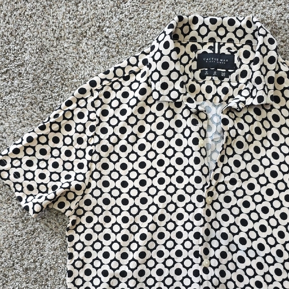 Chic Black and White Patterned Shirt - Picture 4 of 6